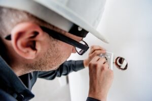 Comment JS Speed Services garantit la sécurité de vos installations électriques