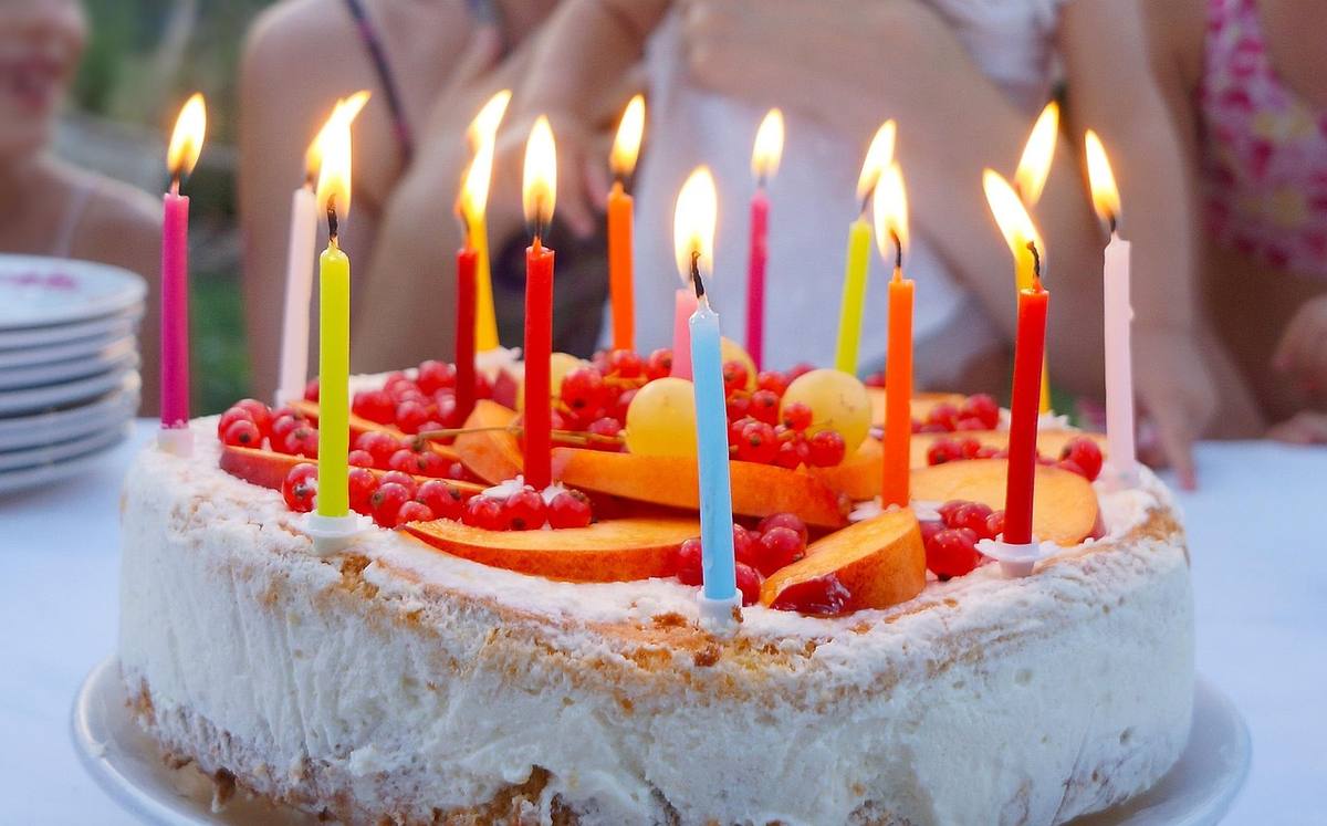 Combien de temps garder un gâteau d'anniversaire au frigo